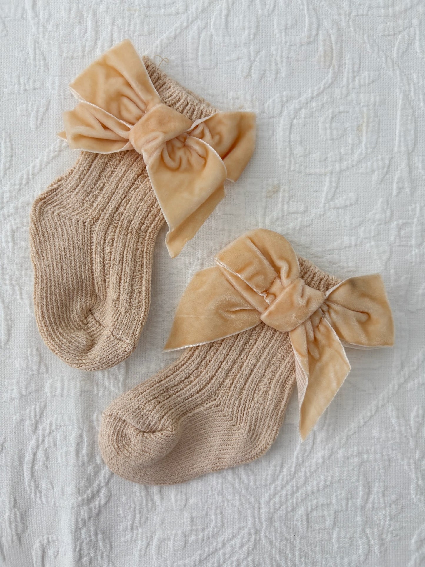 Velvet Bow Socks (Nude)