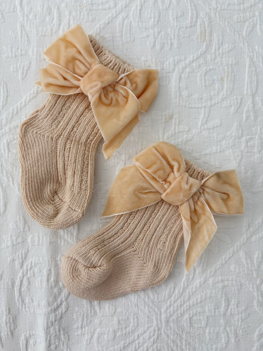 Velvet Bow Socks (Nude)